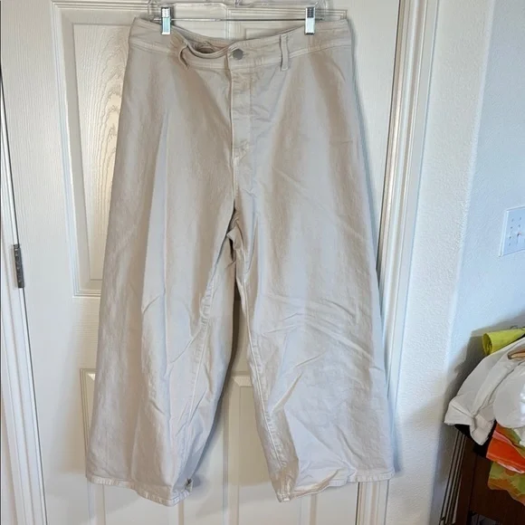 Tan Flare Wide-Leg Jeans with Relaxed Fit - Picture 1 of 5